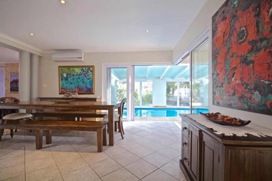 To Let 5 Bedroom Property for Rent in Sunset Beach Western Cape